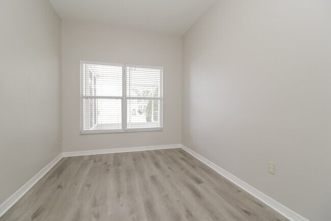 Building Photo - 131 Harwood Cir