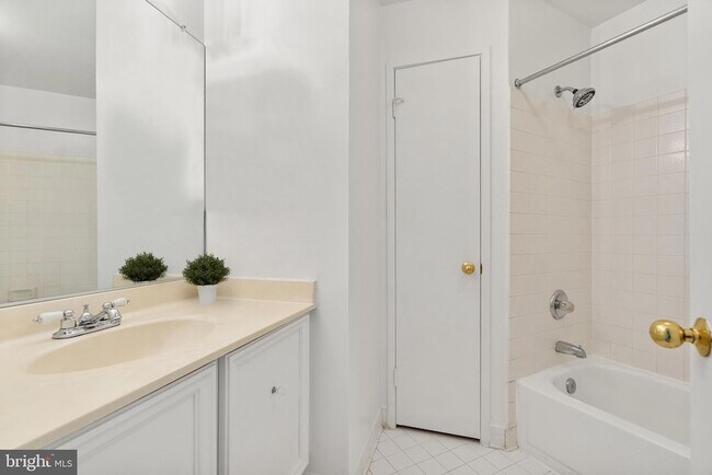 Building Photo - 10849 Whiterim Dr