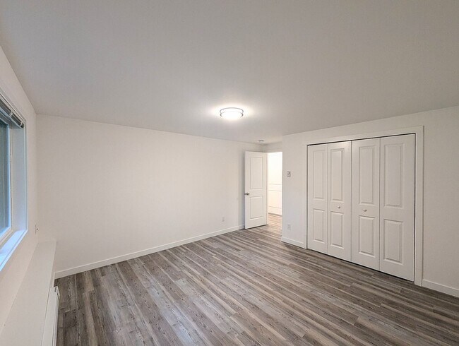 Building Photo - 1bd/1ba Brier Condo