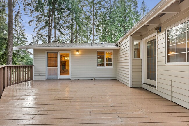 Building Photo - Stunning 4-Bed Gig Harbor Home for Rent | ...