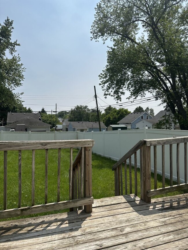 Building Photo - 3 Bedroom 1.5 Bathroom House in South Colu...