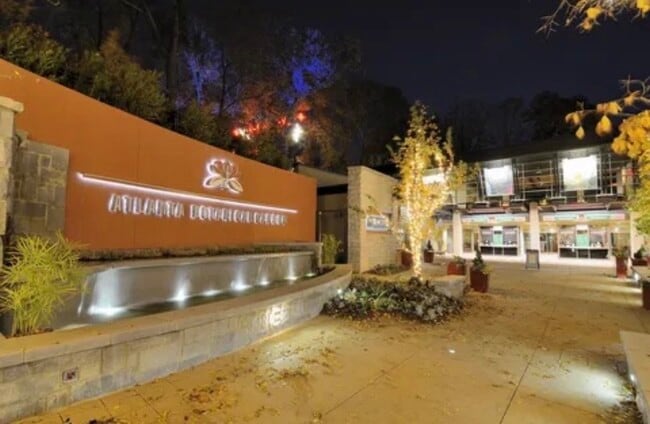 Building Photo - 1390 Dutch Valley Pl NE