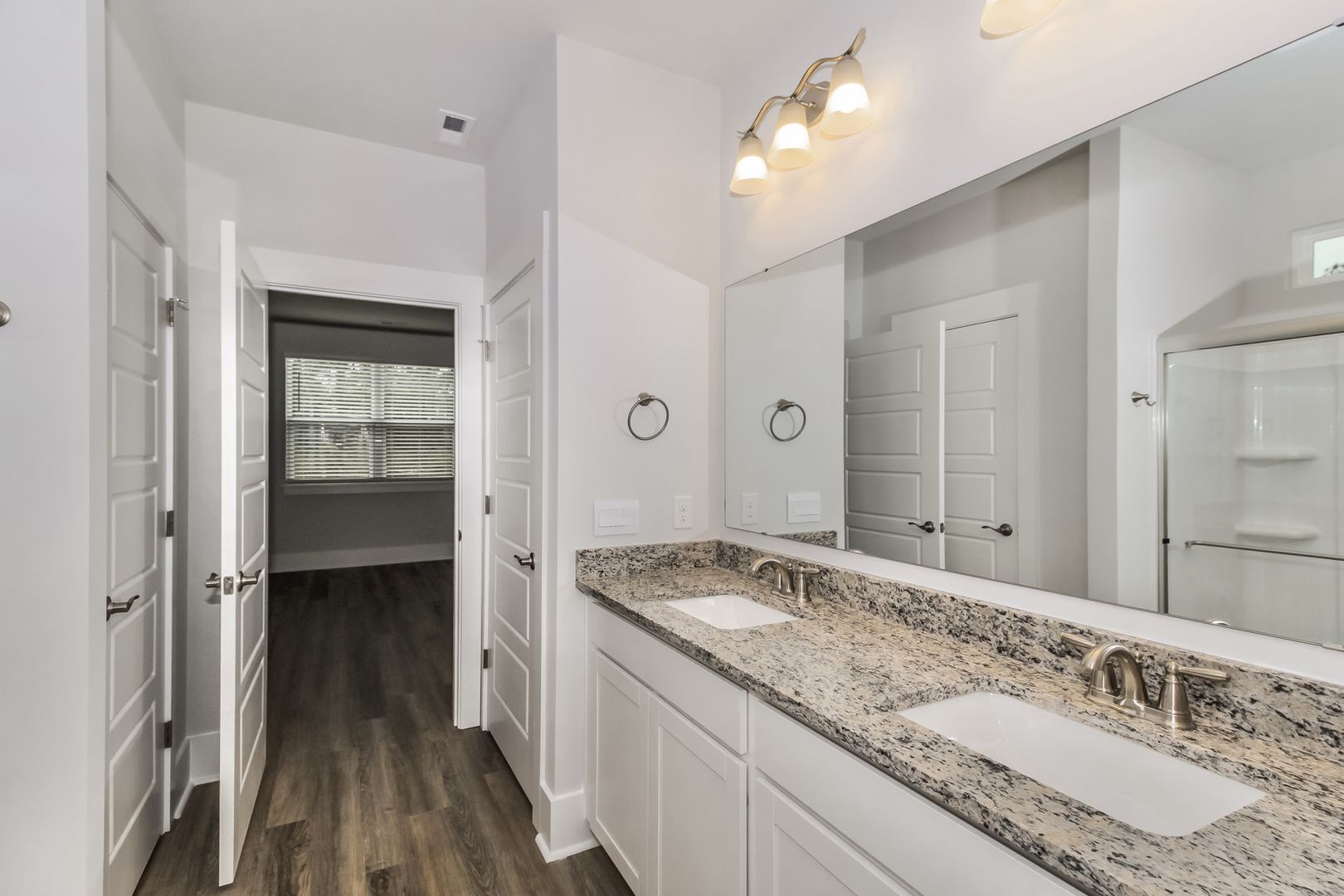 Building Photo - 2028 Cypress Hills Dr SE