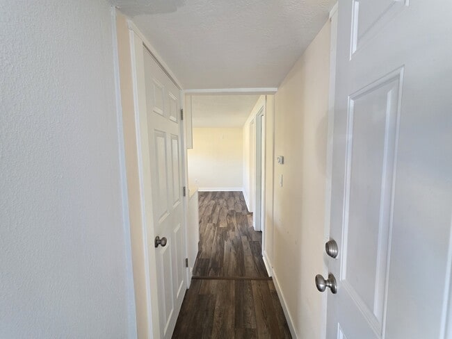 Building Photo - 2356 E Falcon Wy