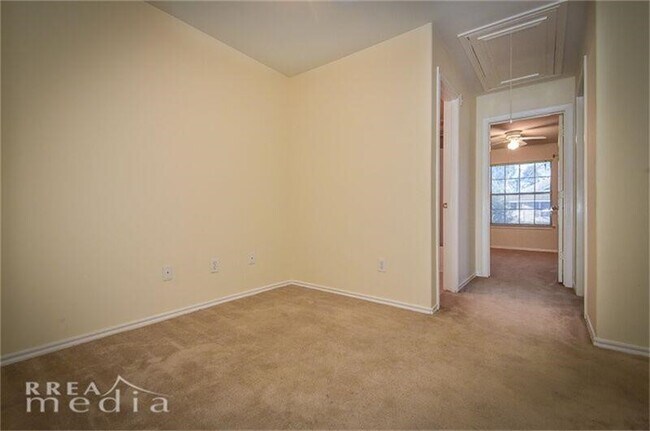 Building Photo - 2923 Loganberry Park Ln