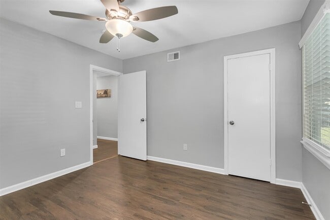 Building Photo - 3262 Kristen Dr