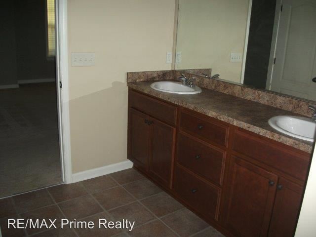 Building Photo - 5 br, 3 bath House - 12 Brentview Drive