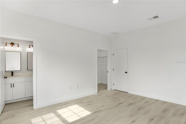 Building Photo - 2653 SW 176 Lp