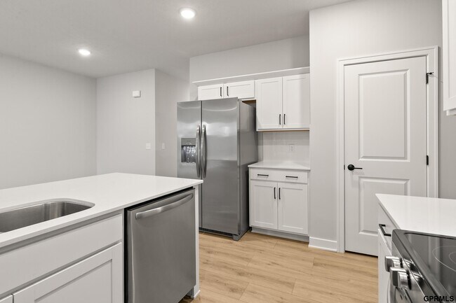 Building Photo - 12811 S 45th Ter