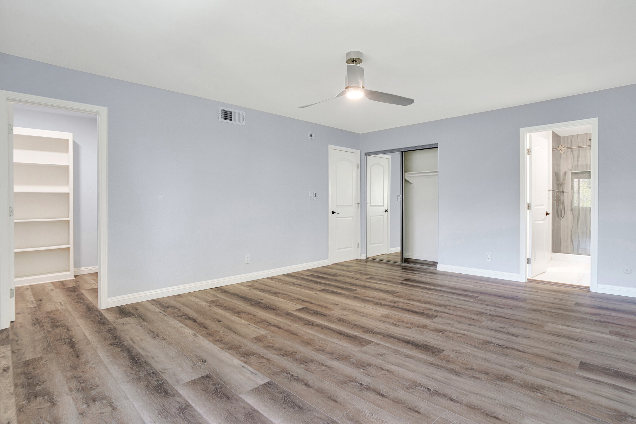 Primary Suite - 9000 Vanalden Ave
