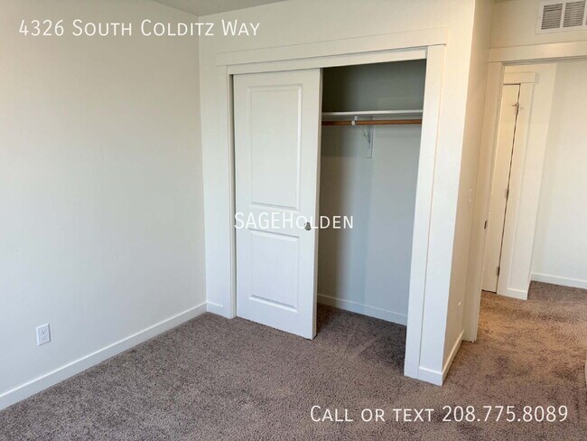 Building Photo - 4326 S Colditz Wy