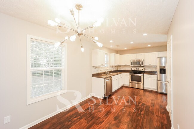 Building Photo - Your dream home awaits