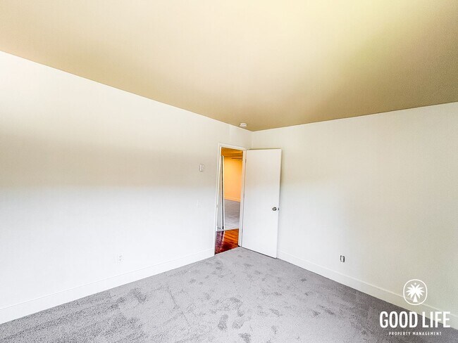 Building Photo - SD: 2BD/1BA Condo in Lake Murray with Community Pool, Private Balcony & Reserved Parking