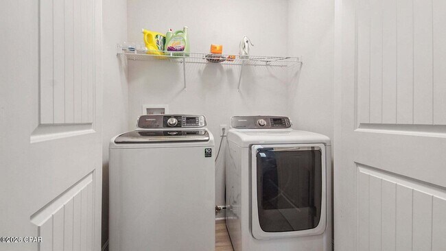 Building Photo - 7672 Shadow Lake Dr