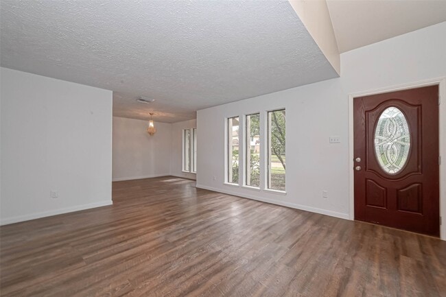 Building Photo - 2831 Pecan Ridge Dr