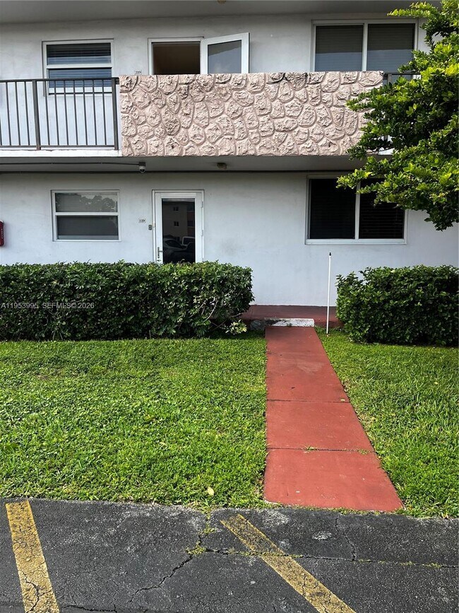 Building Photo - 5985 Del Lago Cir