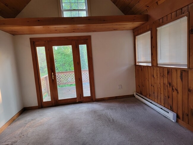 Building Photo - 103 Shore Dr