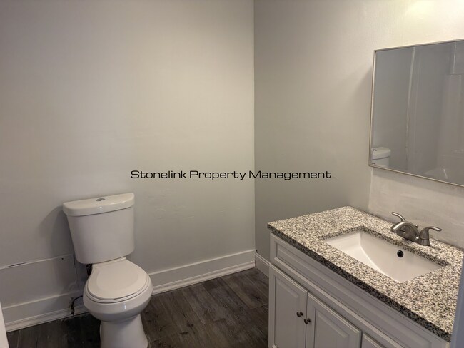 Building Photo - 21 Kenyon Ave