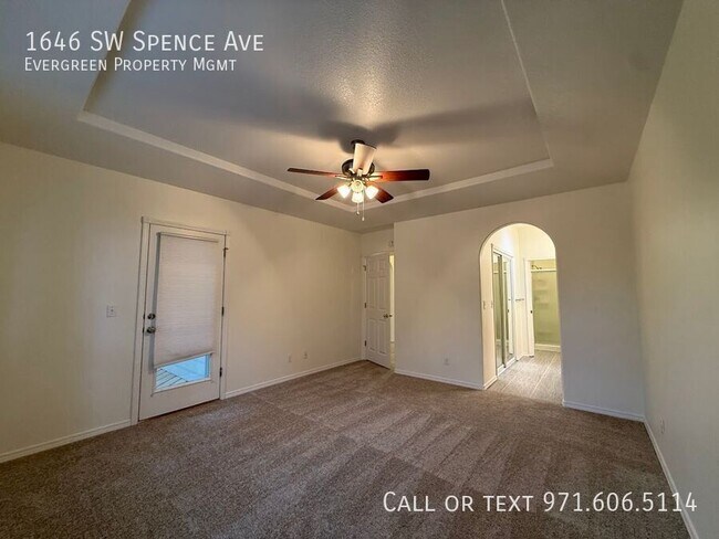 Building Photo - 1646 SW Spence Ave