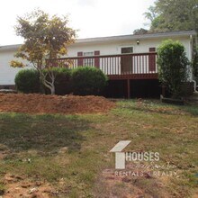Building Photo - 102 Nemo Ln