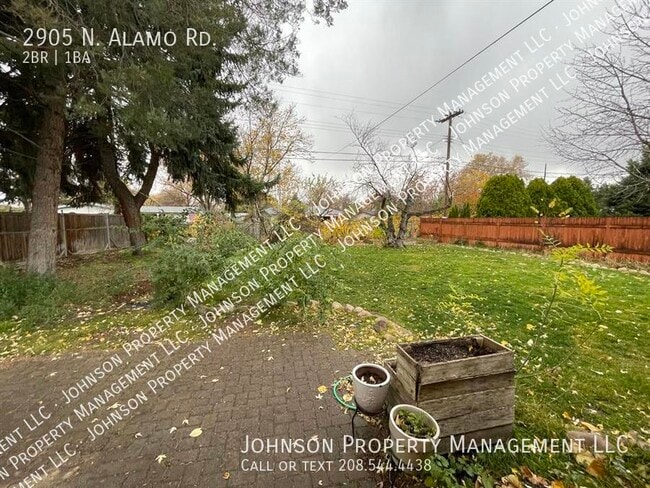 Building Photo - 2905 N Alamo Rd