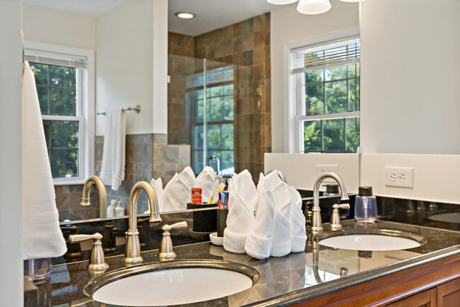 Building Photo - 6505 Columbia Pike