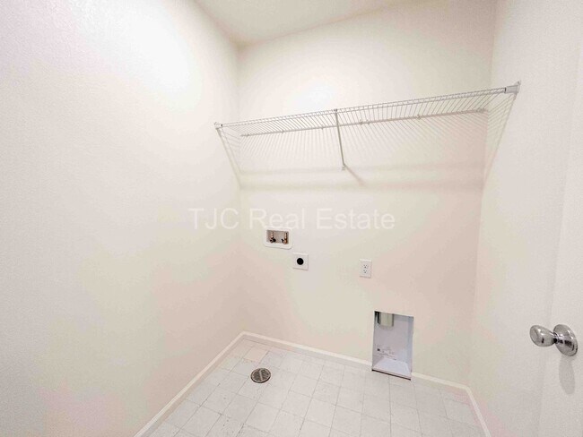 Building Photo - 6277 N Nepal Ct