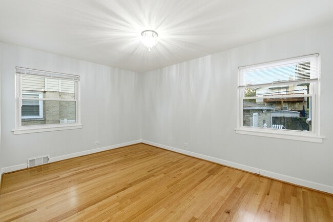 Building Photo - 4656 N Narragansett Ave