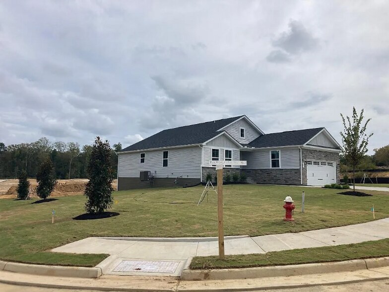 Building Photo - 101 Martha Washington Pkwy