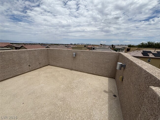 Building Photo - 5582 Sancho Throne Rd