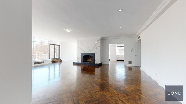 Building Photo - 219 E 69th St