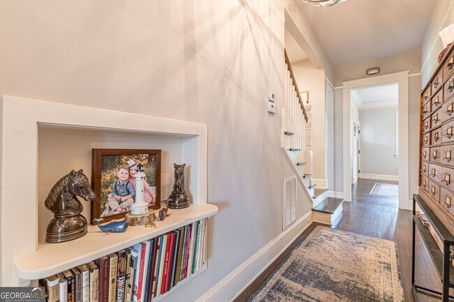 Building Photo - 1878 Cambridge Ave