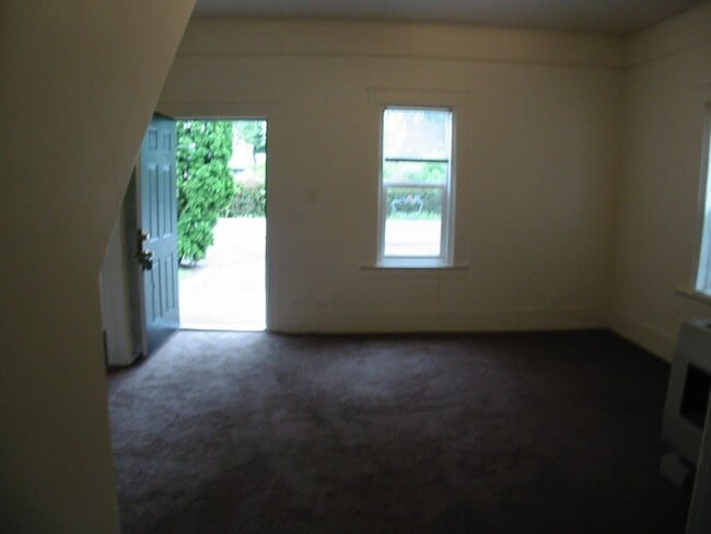 Building Photo - Charming 3-Bedroom Two-Story Home with Fenced Yard!
