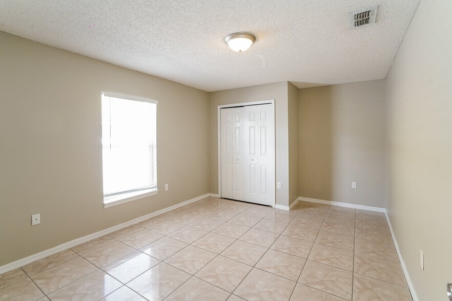 Building Photo - 5 Sequoia Way