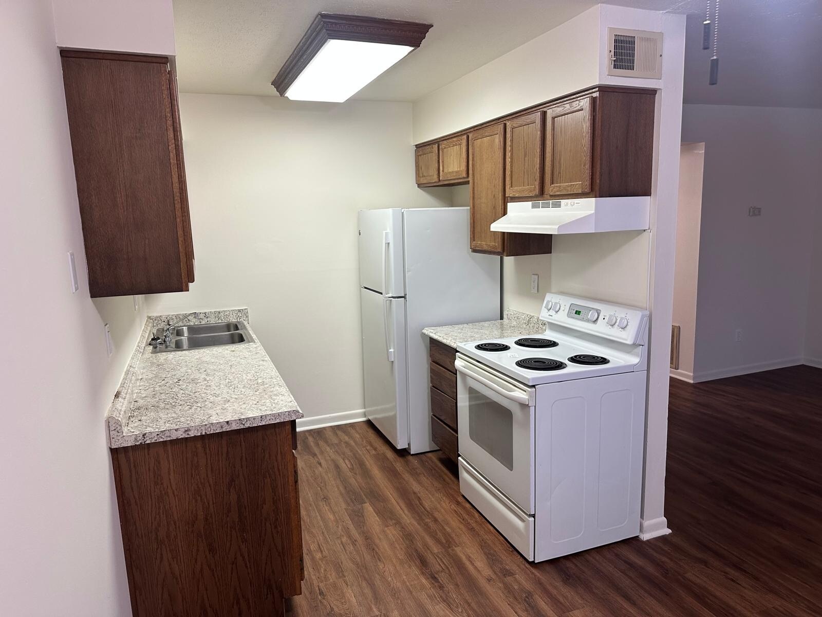 Building Photo - 3000 Fordhaven Rd