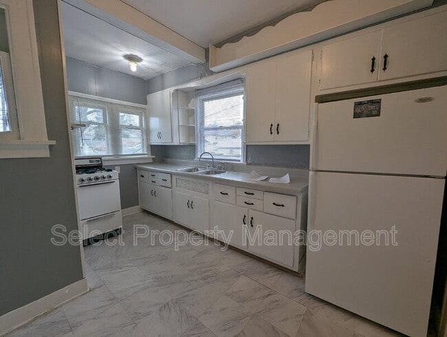 Building Photo - 4111 S Calhoun St