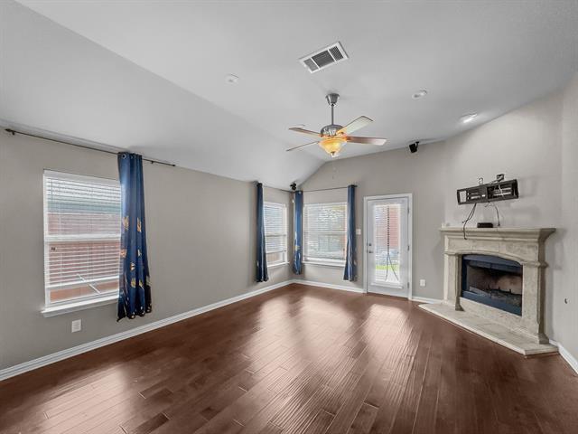 Building Photo - 3205 Ridgeway Dr
