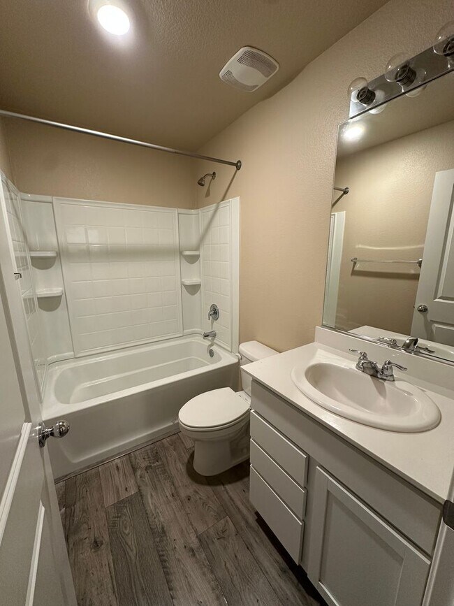 Building Photo - Adorable Lemmon Valley Townhome!