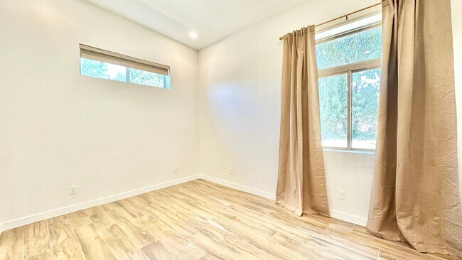 Building Photo - Beautifully Remodeled Top to Bottom Single...