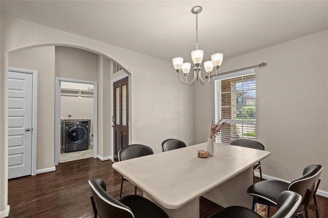 Building Photo - 4808 Ladona Ct