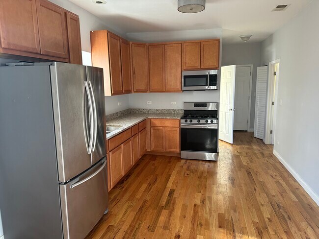 Building Photo - 720 N Homan Ave