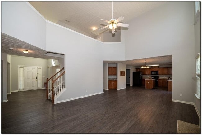 Building Photo - 3832 Roxberry Hill Ln NE