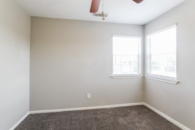 Building Photo - 14530 County Cress Dr