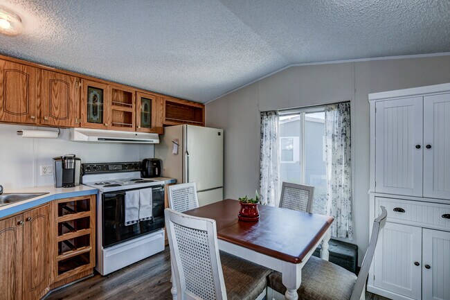 Building Photo - 2477 River Trail Rd