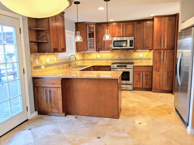 Kitchen - 2418 Villanova Rd