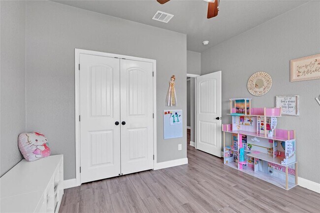 Building Photo - 8508 Glade Dr