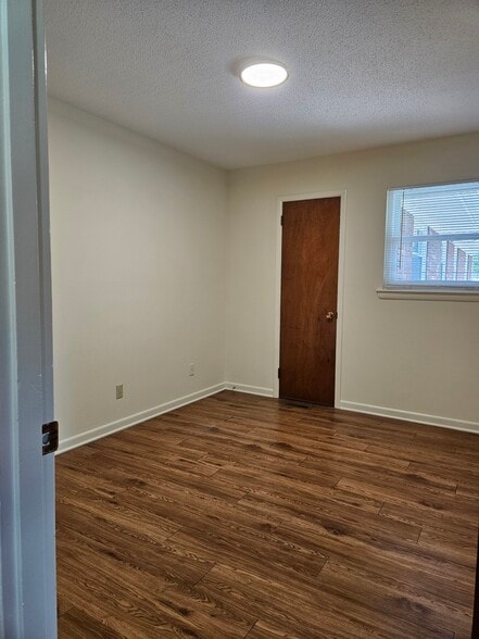 Building Photo - 303 S Germantown Rd