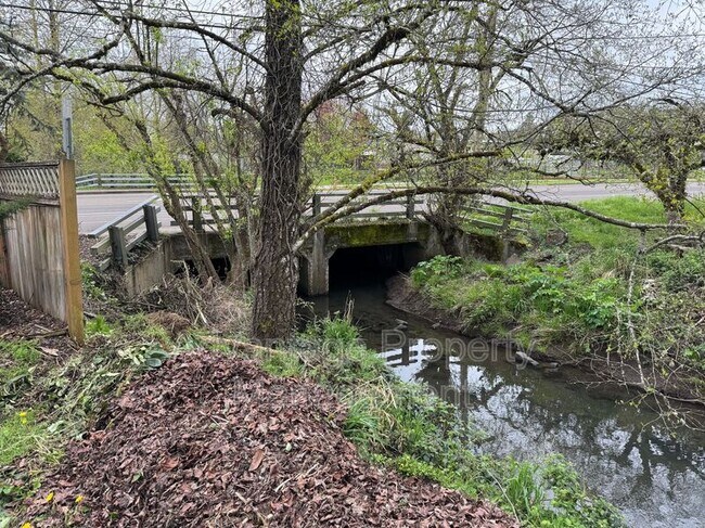 Building Photo - 2315 NW Circle Blvd