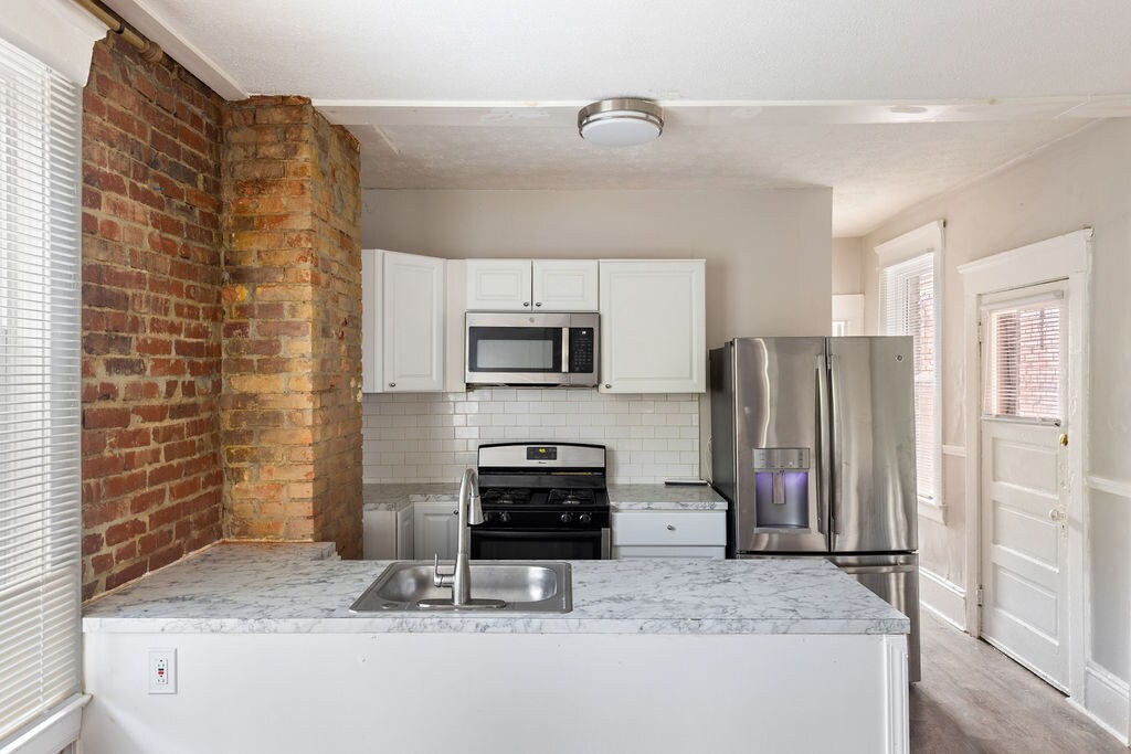 Building Photo - 1889 W 48th St