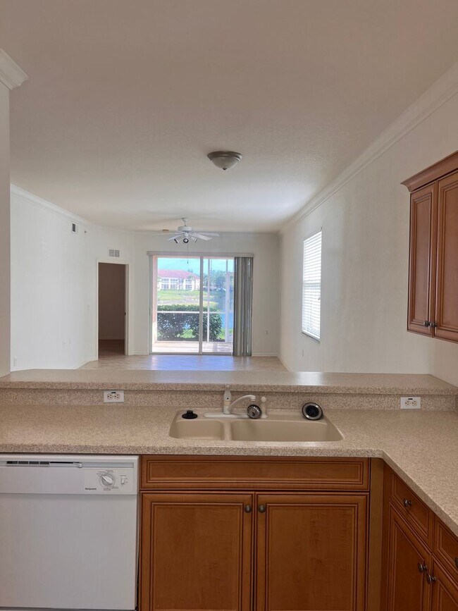 Building Photo - 8470 Kingbird Loop